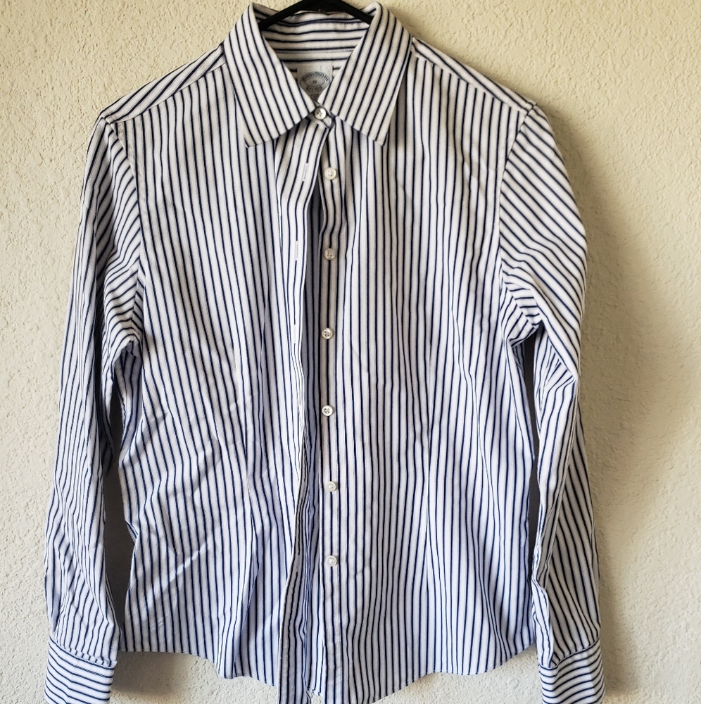 BROOKS BROTHERS Buttonup Shirt Size 10 Striped Blue and White 100% Cotton Collar